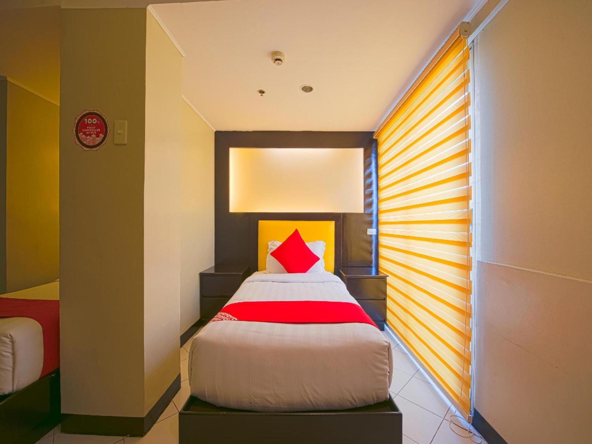โอโย 115 นอร์ทริดจ์ แมนชั่น Hotel เกซอนซิตี้ ภายนอก รูปภาพ