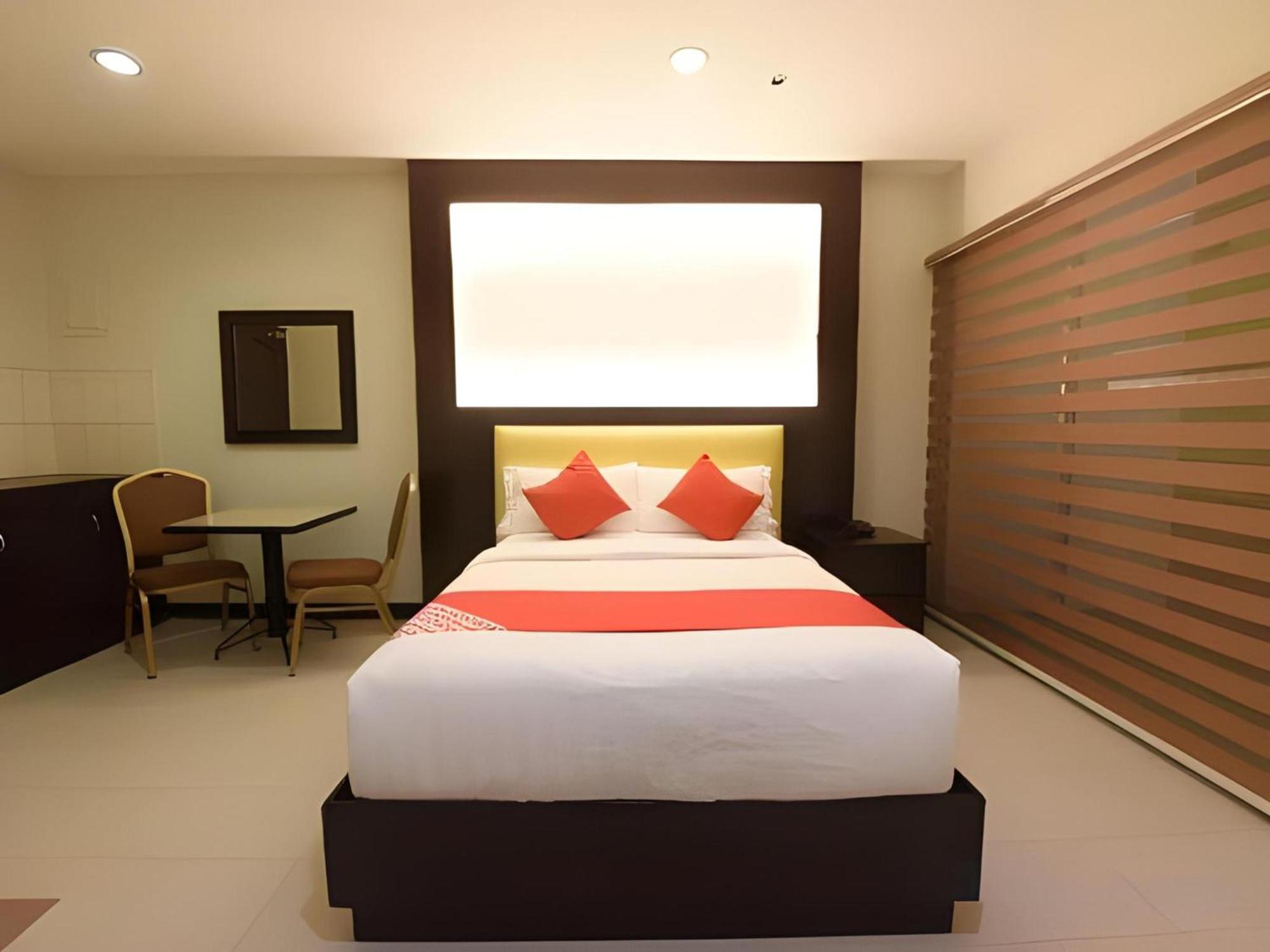 โอโย 115 นอร์ทริดจ์ แมนชั่น Hotel เกซอนซิตี้ ภายนอก รูปภาพ